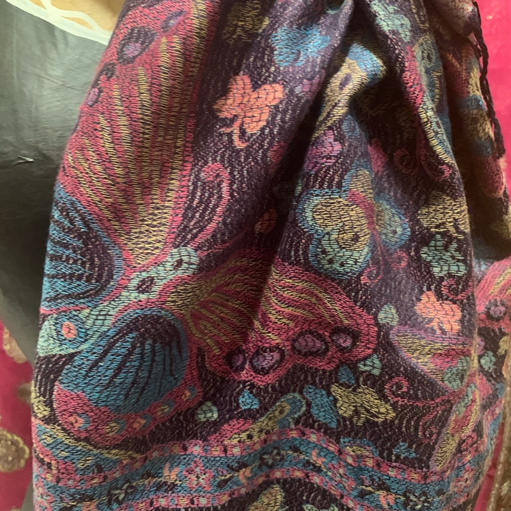 💝3/$36 Printed Pashmina Glamour Scarf💝 - Picture 2 of 3